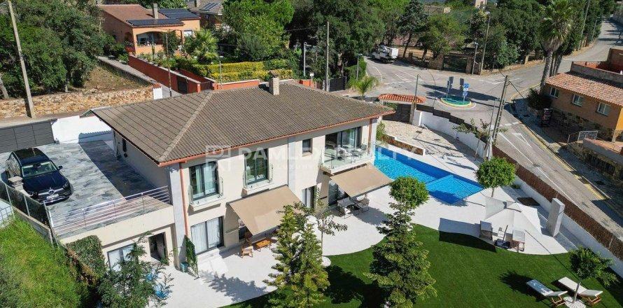 Huvila Lloret de Mar, Girona, Espanja 9 makuuhuonetta, 334 m2 No. 176959