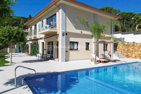 Willa w Lloret de Mar, Girona, Hiszpania 9 sypialni, 334 mkw. nr 176959