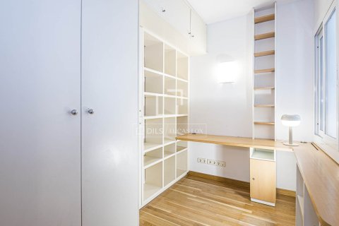 Продажа квартиры в Сан-Кугат-дель-Вальес, Барселона, Испания 4 спальни, 84м2 №193687 - фото 20