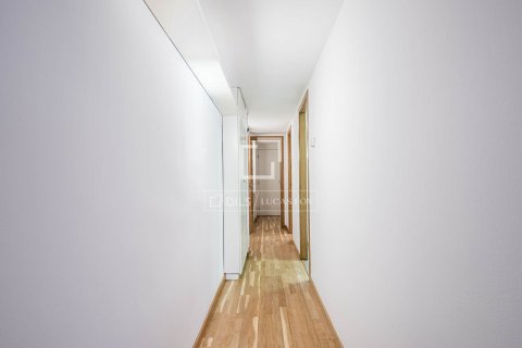 Продажа квартиры в Сан-Кугат-дель-Вальес, Барселона, Испания 4 спальни, 84м2 №193687 - фото 15