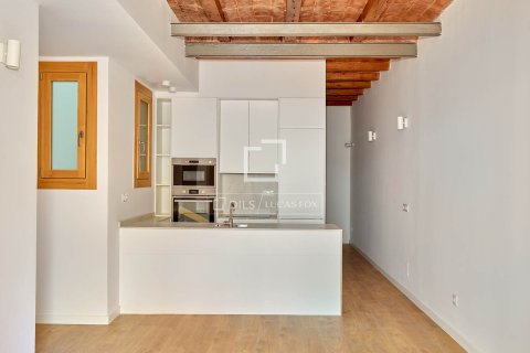Продажа квартиры в Барселона, Испания 2 спальни, 77м2 №193689 - фото 2