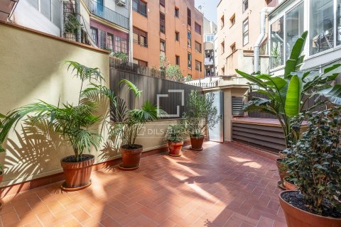 Продажа квартиры в Барселона, Испания 2 спальни, 77м2 №193689 - фото 18
