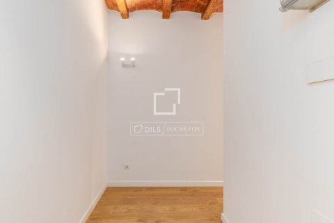 Продажа квартиры в Барселона, Испания 2 спальни, 77м2 №193689 - фото 7
