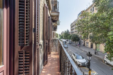 Продажа квартиры в Барселона, Испания 2 спальни, 77м2 №193689 - фото 5