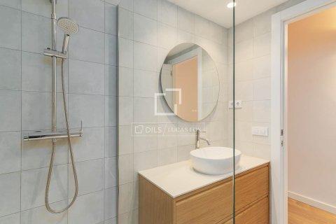 Продажа квартиры в Барселона, Испания 2 спальни, 77м2 №193689 - фото 9