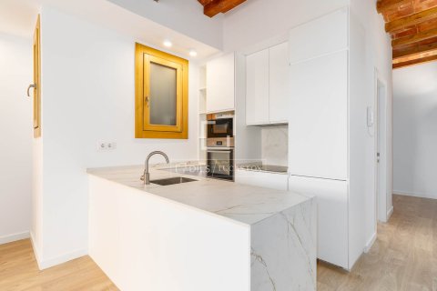 Продажа квартиры в Барселона, Испания 2 спальни, 77м2 №193689 - фото 3