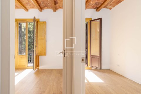 Продажа квартиры в Барселона, Испания 2 спальни, 77м2 №193689 - фото 11