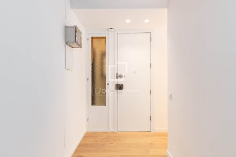 Продажа квартиры в Барселона, Испания 2 спальни, 77м2 №193689 - фото 8