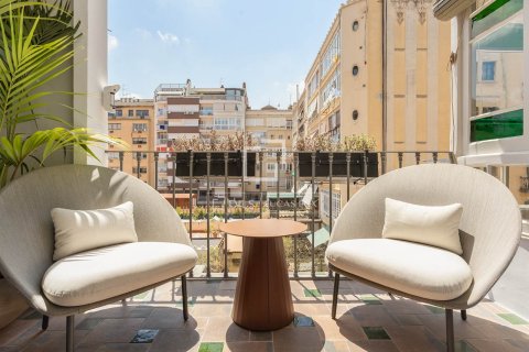 Продажа квартиры в Барселона, Испания 4 спальни, 231м2 №193684 - фото 14
