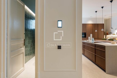 Продажа квартиры в Барселона, Испания 4 спальни, 231м2 №193684 - фото 29