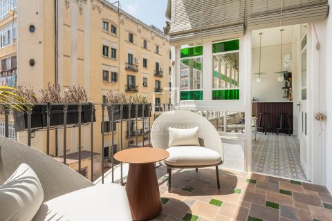 Продажа квартиры в Барселона, Испания 4 спальни, 231м2 №193684 - фото 15