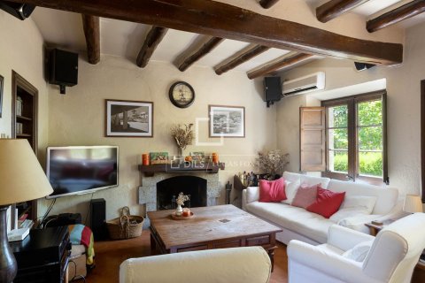 Finca myytävänä Cabrils, Barcelona, Espanja, 4 makuuhuonetta, 232 m2 No. 193688 - kuva 4