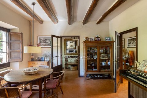 Finca myytävänä Cabrils, Barcelona, Espanja, 4 makuuhuonetta, 232 m2 No. 193688 - kuva 5