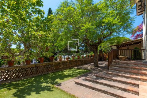 Finca myytävänä Cabrils, Barcelona, Espanja, 4 makuuhuonetta, 232 m2 No. 193688 - kuva 30