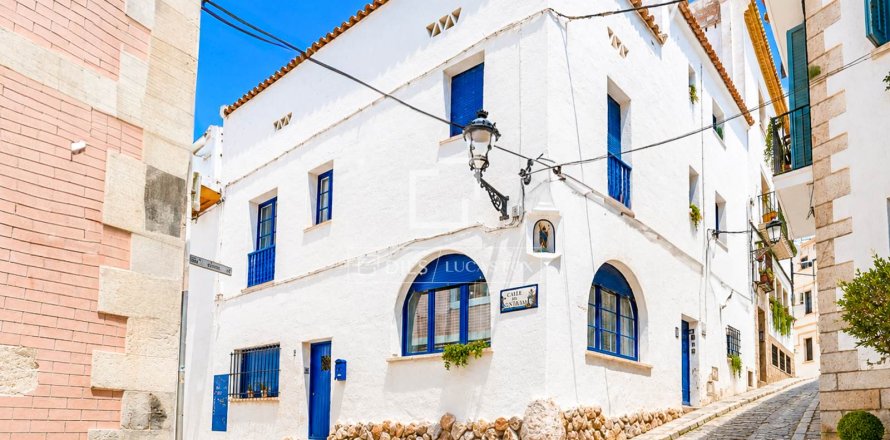 Villa a Sitges, Barcelona, Spagna 3 camere da letto, 153 mq. N° 193683