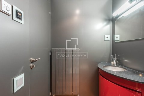 Villa in vendita a Barcelona, Spagna 4 camere da letto, 326 mq. N° 193686 - foto 30