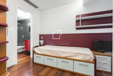 Villa in vendita a Barcelona, Spagna 4 camere da letto, 326 mq. N° 193686 - foto 19