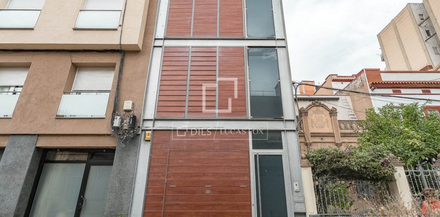 Villa a Barcelona, Spagna 4 camere da letto, 326 mq. N° 193686