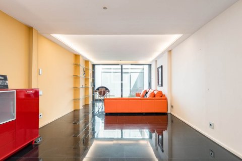 Villa in vendita a Barcelona, Spagna 4 camere da letto, 326 mq. N° 193686 - foto 3