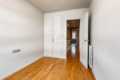 Villa for sale in Sant Cugat Del Valles, Barcelona, Spain 4 bedrooms, 256 sq.m. No. 150319 - photo 25