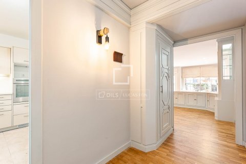 Villa for sale in Sant Cugat Del Valles, Barcelona, Spain 4 bedrooms, 256 sq.m. No. 150319 - photo 10