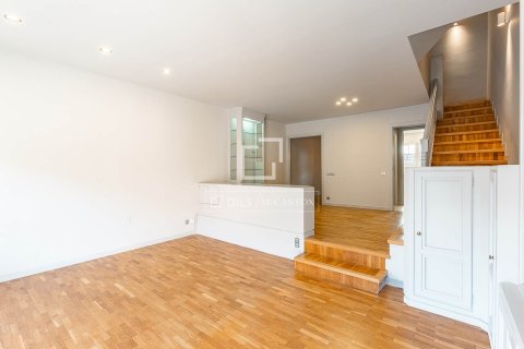 Villa for sale in Sant Cugat Del Valles, Barcelona, Spain 4 bedrooms, 256 sq.m. No. 150319 - photo 9