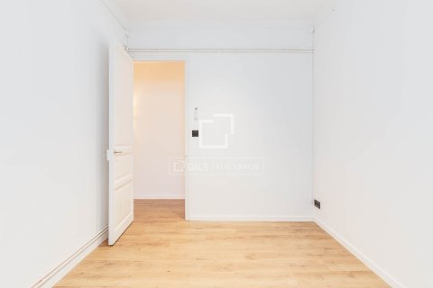 Apartment for sale in Barcelona, Spain 3 bedrooms, 120 sq.m. No. 150318 - photo 23