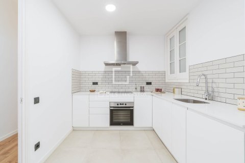 Apartment for sale in Barcelona, Spain 3 bedrooms, 120 sq.m. No. 150318 - photo 4