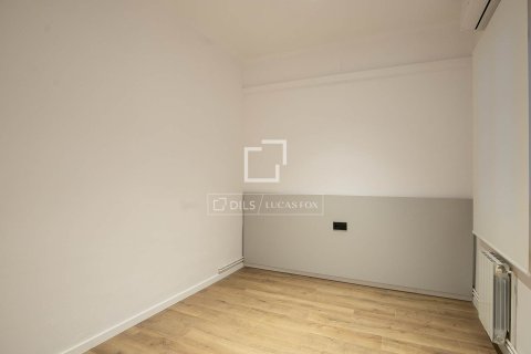 Apartment à vendre à Barcelona, Espagne, 3 chambres, 120 m2 No. 150318 - photo 7