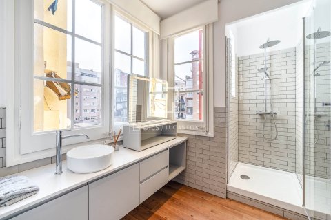 Apartment for sale in Barcelona, Spain 3 bedrooms, 120 sq.m. No. 150318 - photo 29