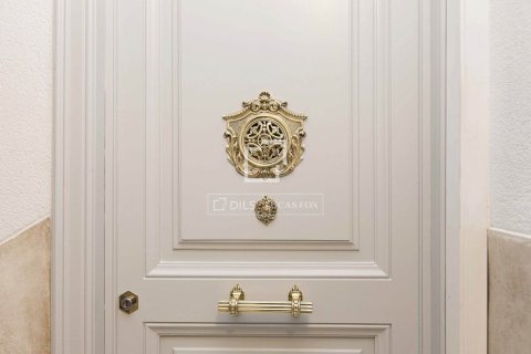 Apartment à vendre à Barcelona, Espagne, 3 chambres, 120 m2 No. 150317 - photo 18