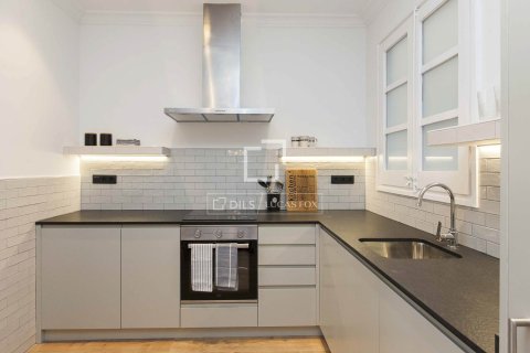 Apartment à vendre à Barcelona, Espagne, 3 chambres, 120 m2 No. 150317 - photo 3