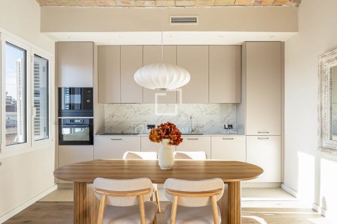 Apartamento en venta en Barcelona, España 2 dormitorios, 71 m2 No. 150320 - foto 3