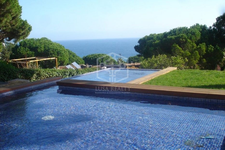 Villa i Blanes, Girona, Spanien 4 sovrum, 263 kvm. Nr. 78317