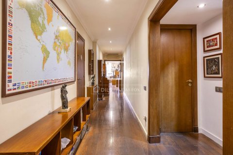 Huoneisto myytävänä Barcelona, Espanja, 4 makuuhuonetta, 164 m2 No. 192721 - kuva 20