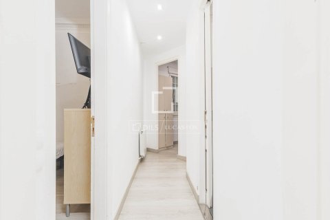 Apartment for sale in Barcelona, Spain 4 bedrooms, 88 sq.m. No. 192719 - photo 30
