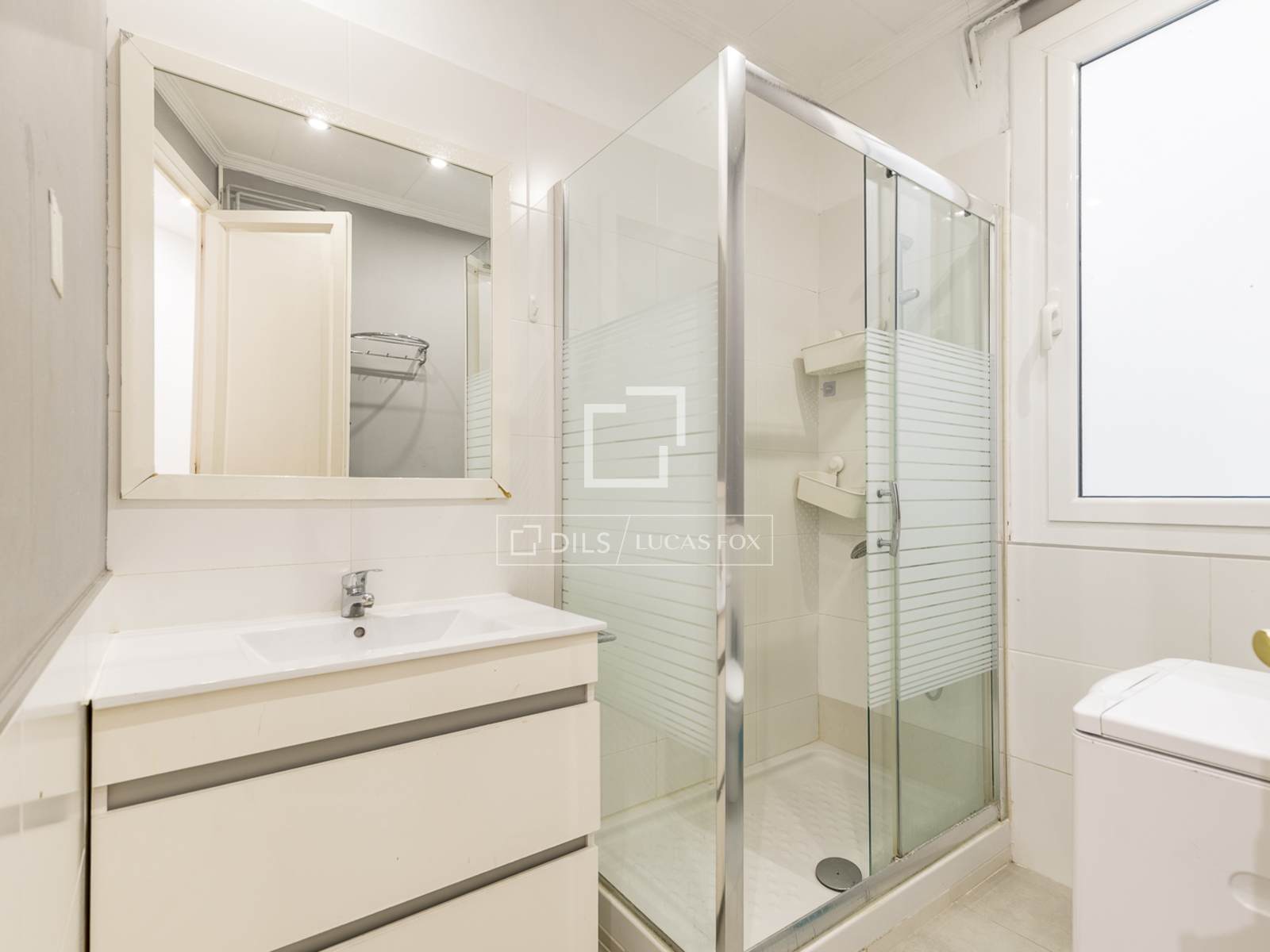 Apartament w Barcelona, Hiszpania 4 sypialnie, 88 mkw. nr 192719