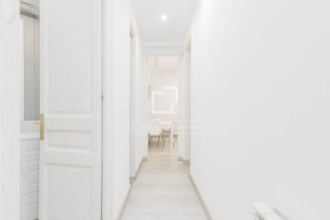 Huoneisto myytävänä Barcelona, Espanja, 4 makuuhuonetta, 88 m2 No. 192719 - kuva 26