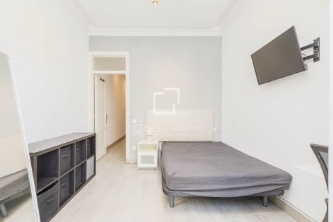 Huoneisto myytävänä Barcelona, Espanja, 4 makuuhuonetta, 88 m2 No. 192719 - kuva 23