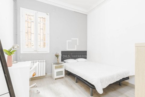 Huoneisto myytävänä Barcelona, Espanja, 4 makuuhuonetta, 88 m2 No. 192719 - kuva 19