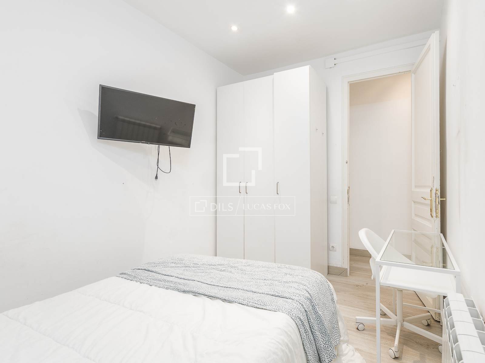 Apartament w Barcelona, Hiszpania 4 sypialnie, 88 mkw. nr 192719