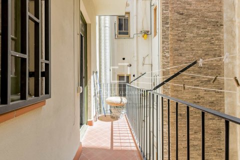 Huoneisto myytävänä Barcelona, Espanja, 4 makuuhuonetta, 88 m2 No. 192719 - kuva 11