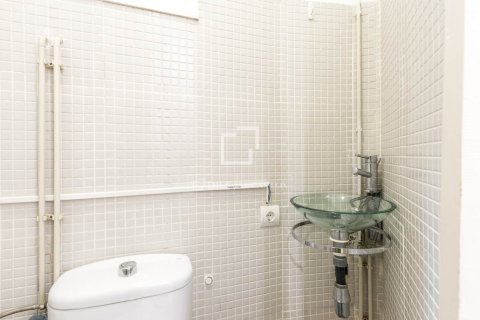 Huoneisto myytävänä Barcelona, Espanja, 4 makuuhuonetta, 88 m2 No. 192719 - kuva 29