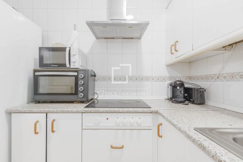Huoneisto myytävänä Barcelona, Espanja, 4 makuuhuonetta, 88 m2 No. 192719 - kuva 17