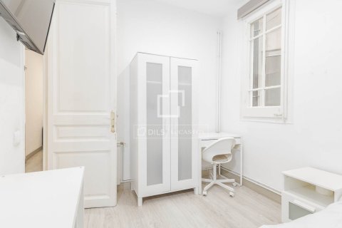 Huoneisto myytävänä Barcelona, Espanja, 4 makuuhuonetta, 88 m2 No. 192719 - kuva 25