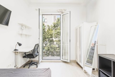 Huoneisto Barcelona, Espanja 4 makuuhuonetta, 88 m2 No. 192719