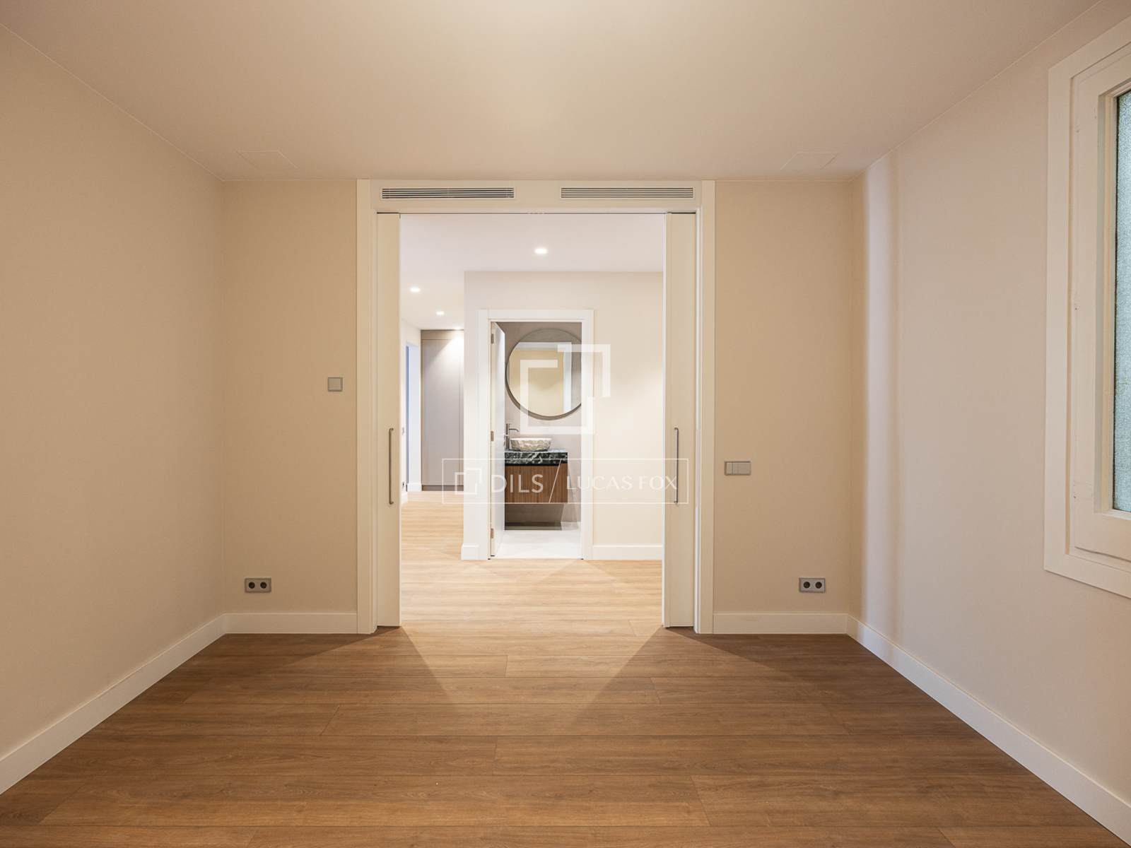 Apartment à Barcelona, Espagne 4 chambres, 204 m2 No. 192715