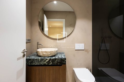 Huoneisto myytävänä Barcelona, Espanja, 4 makuuhuonetta, 204 m2 No. 192715 - kuva 18
