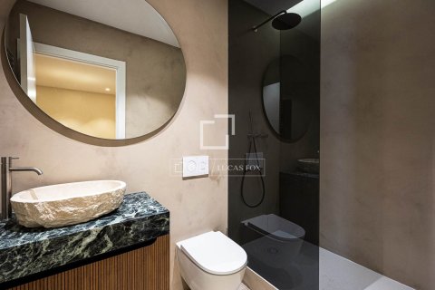 Huoneisto myytävänä Barcelona, Espanja, 4 makuuhuonetta, 204 m2 No. 192715 - kuva 16