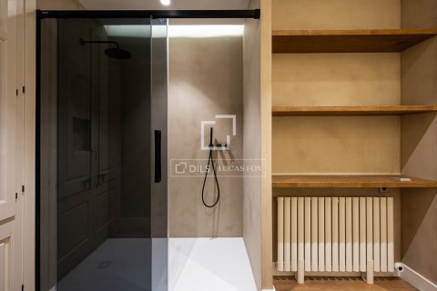 Huoneisto myytävänä Barcelona, Espanja, 4 makuuhuonetta, 204 m2 No. 192715 - kuva 28